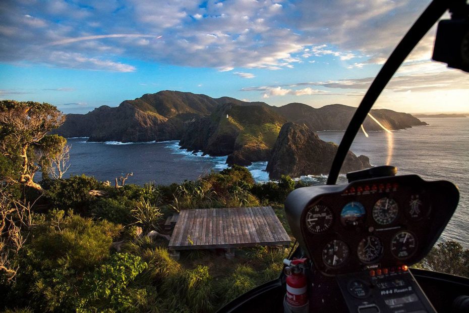Scenic helicopter ride to Hole in the Rock/Motu Kokako, Bay of Islands