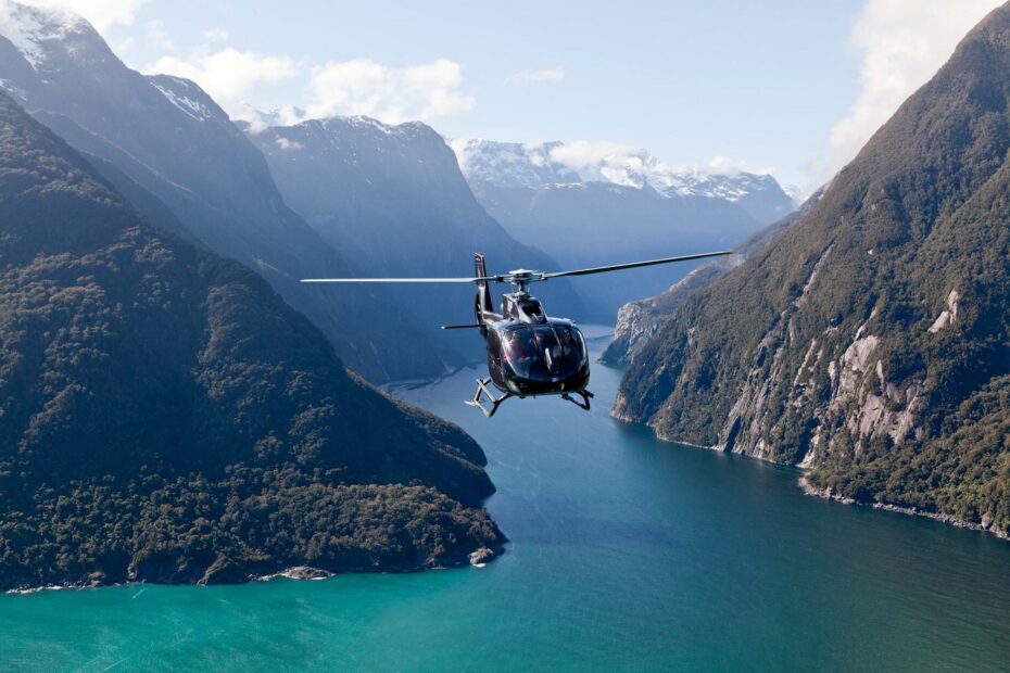 Helicopter flight to Milford Sound