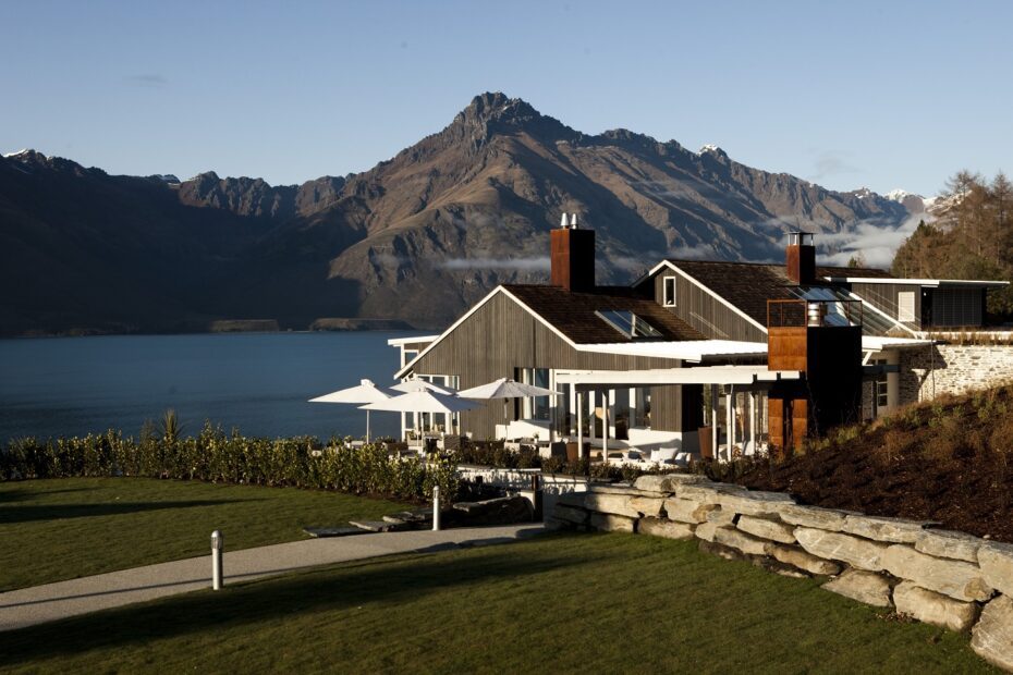 Matakauri Lodge is a luxury lodge with lake views in Queenstown