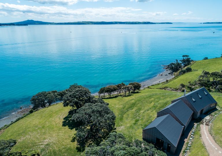 Luxury Waiheke Island villa accommodation, Mawhiti