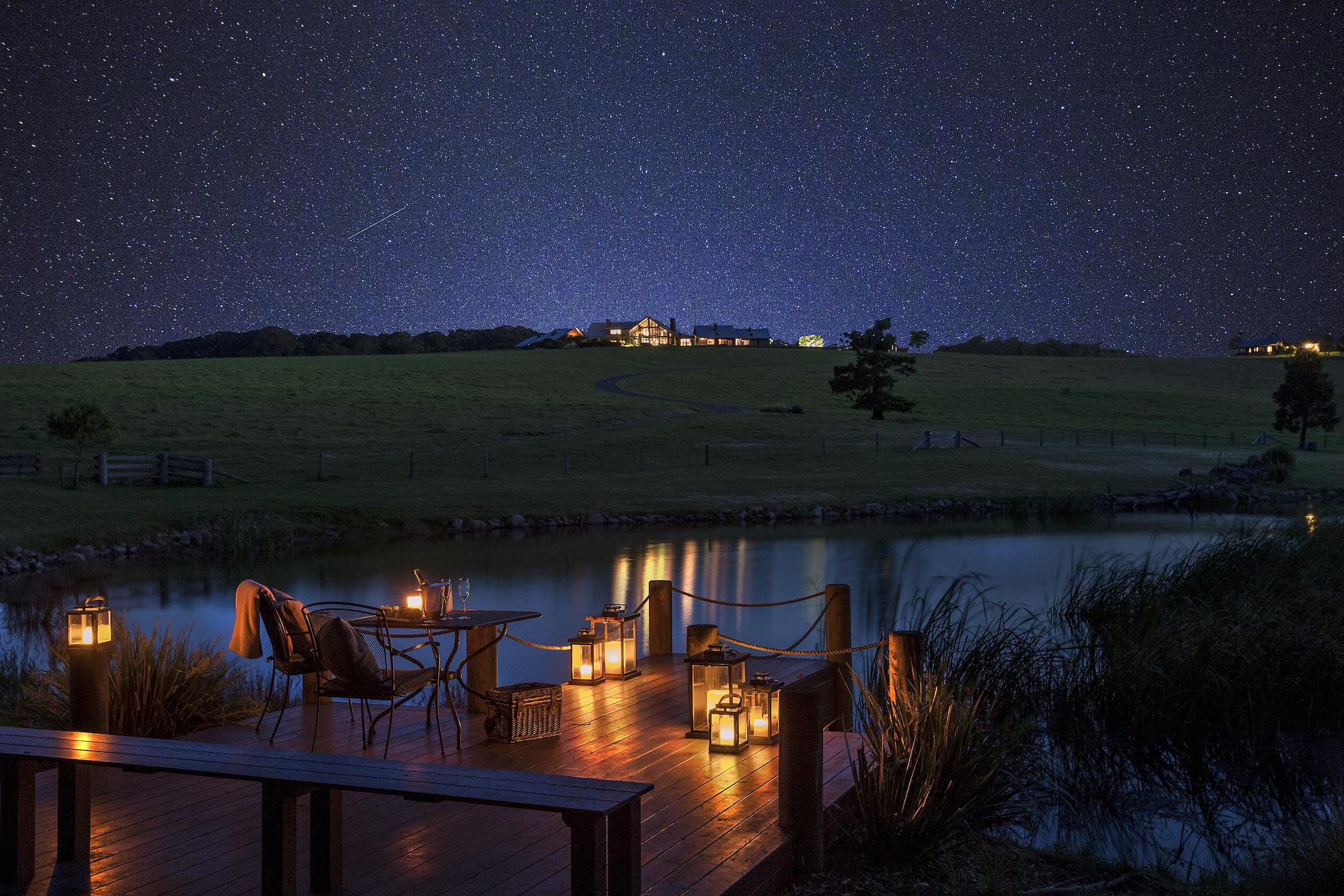 Stars shining in the night sky at Spicers Peak Lodge