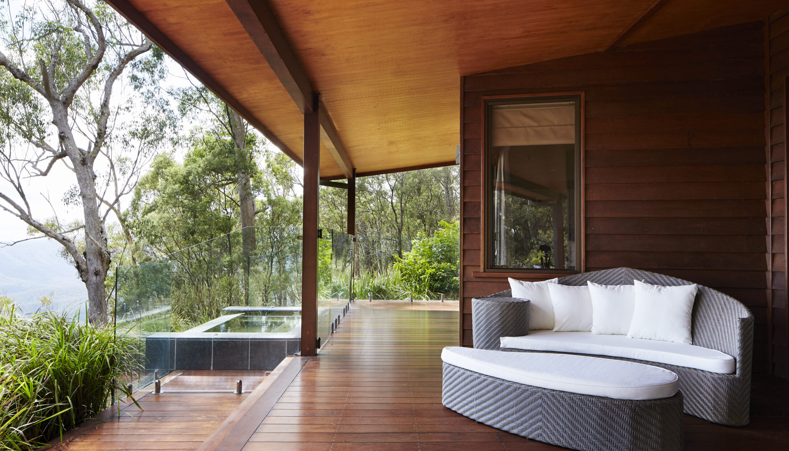 Day bed and plunge pool on deck at Spicers Peak Lodge