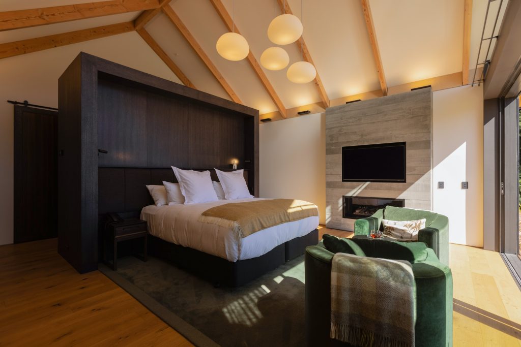 Bedroom of a suite at Flockhill