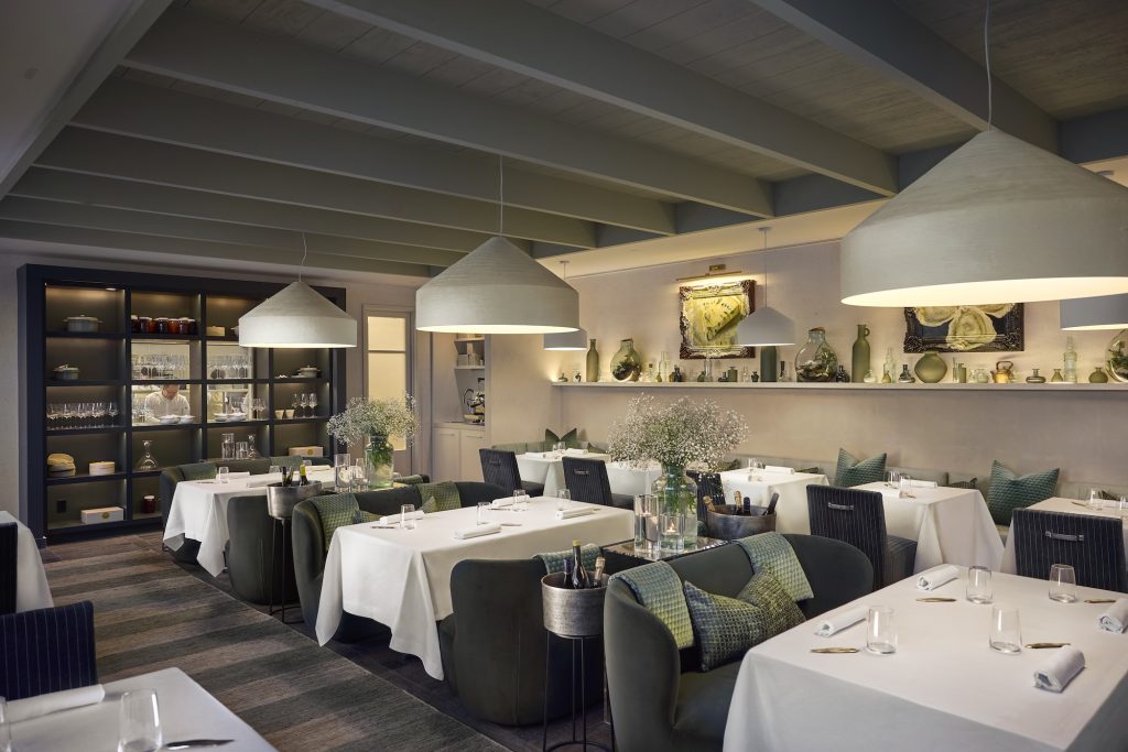 Roki Queenstown luxury lakeside accommodation and destination dining in Queenstown New Zealand