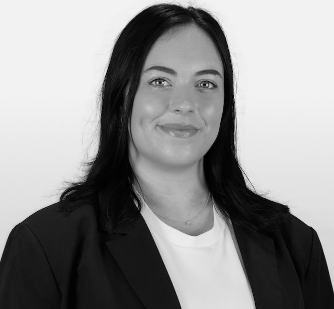 Headshot of Micala Lindsay Southern Crossings Australia Travel Designer - luxury travel specialist