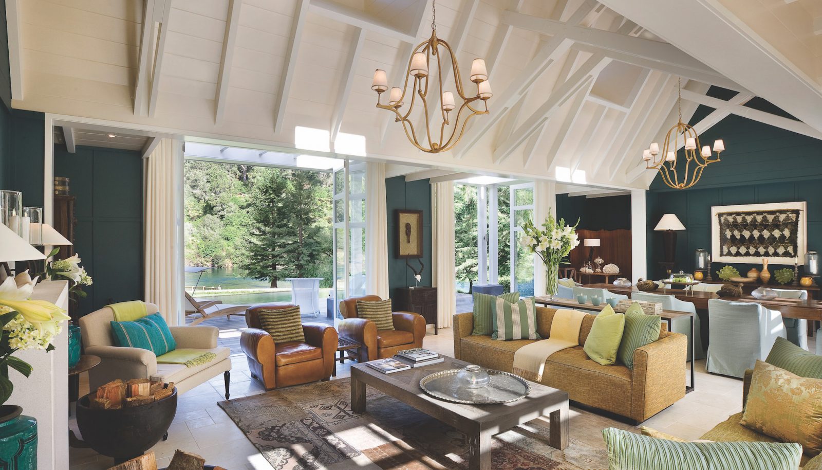 The Cottages at Huka Lodge: Alex van Heeren Cottage The Cottages at Huka Lodge: Alex van Heeren Cottage lounge room and river