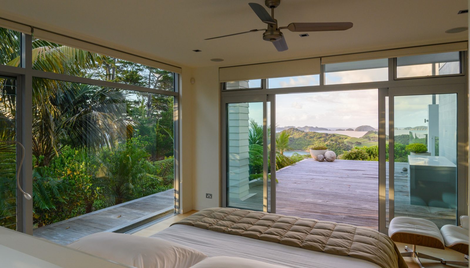 Bedroom at Tarapunga at Paroa Bay